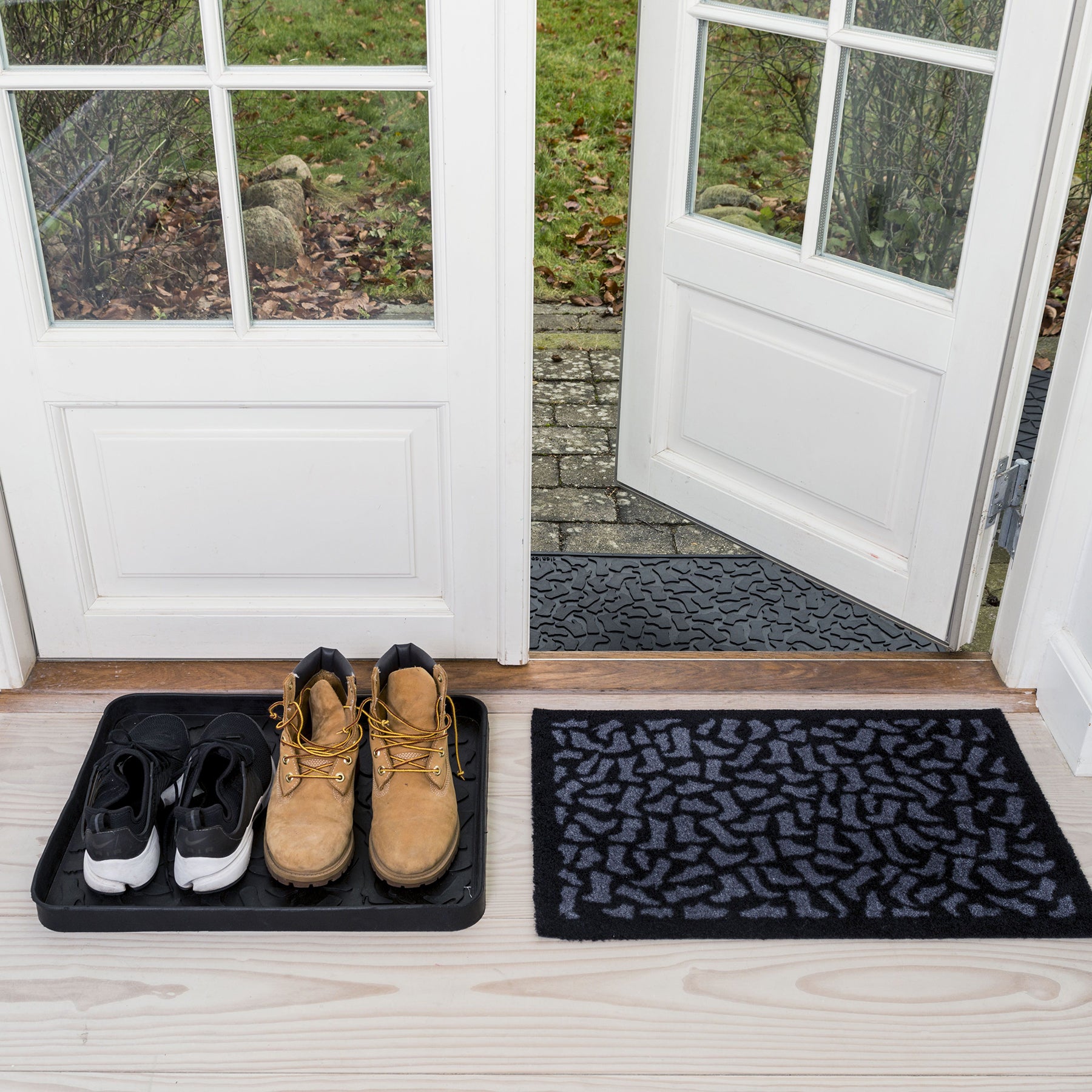 -50% - 40 x 60 CM - FOOTWEAR/BLACK GREY
