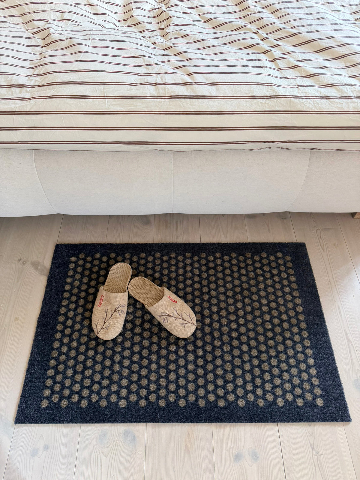 FUSSMATTE 60 x 90 cm - DOT BLAU-GRAU / SAND