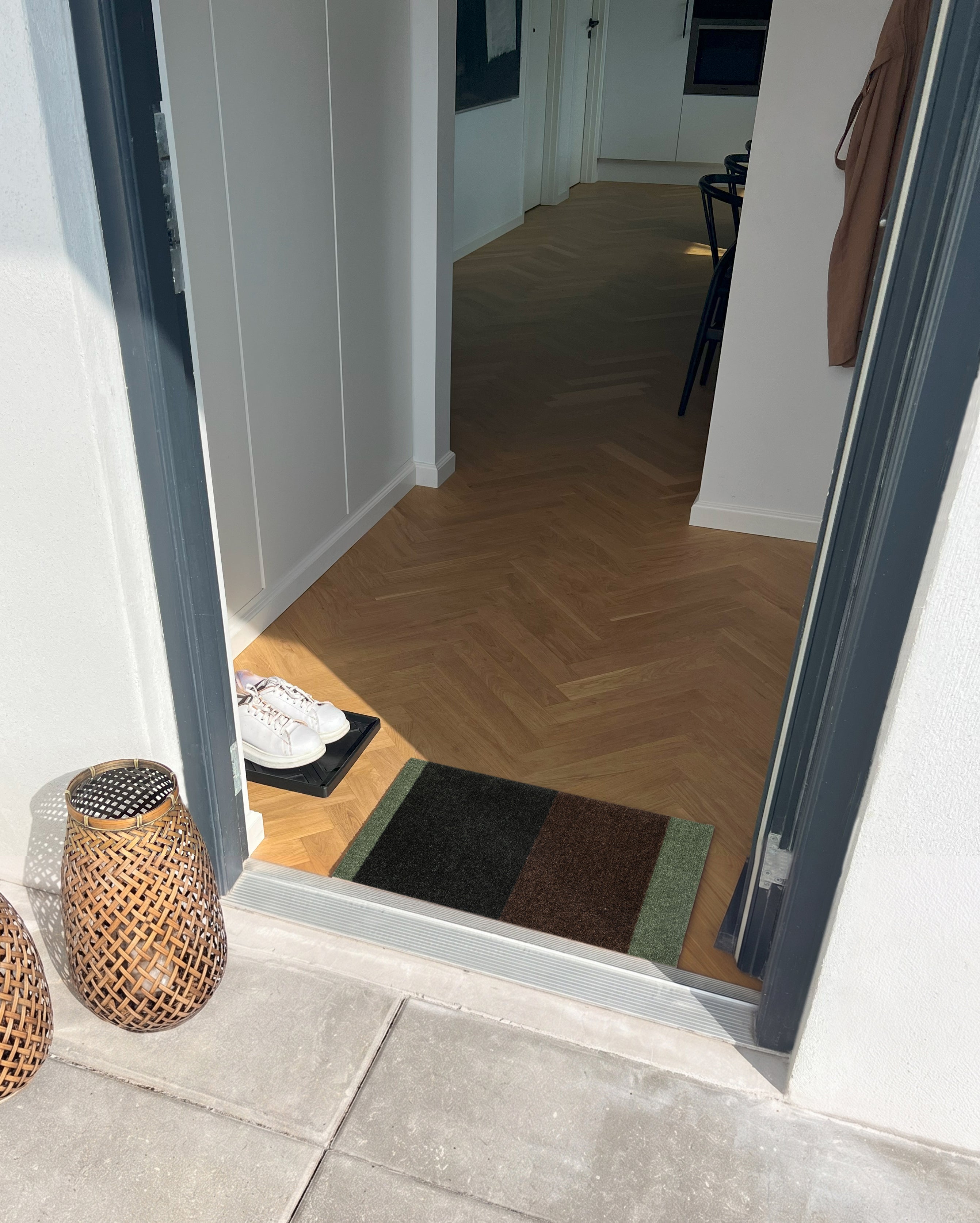FUSSMATTE 40 x 60 cm – STRIPES GRÜN / BRAUN